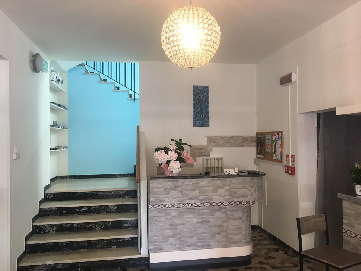 רימיני Hotel Rebola מראה חיצוני תמונה